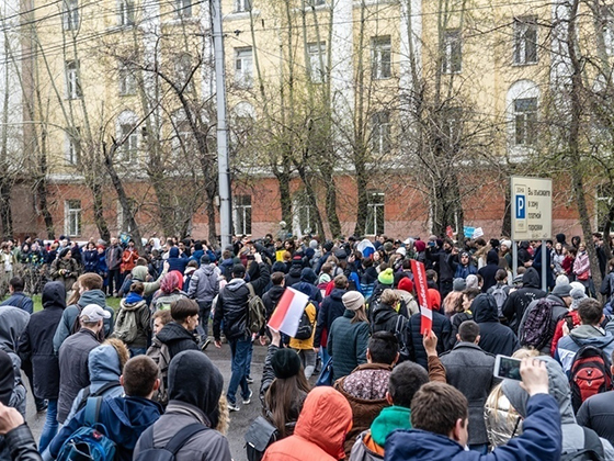 Школьникам и студентам РФ угрожают проблемами и отчислением за участие в митинге 23 января